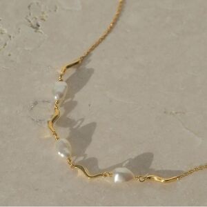 Gold and Pearl Necklace